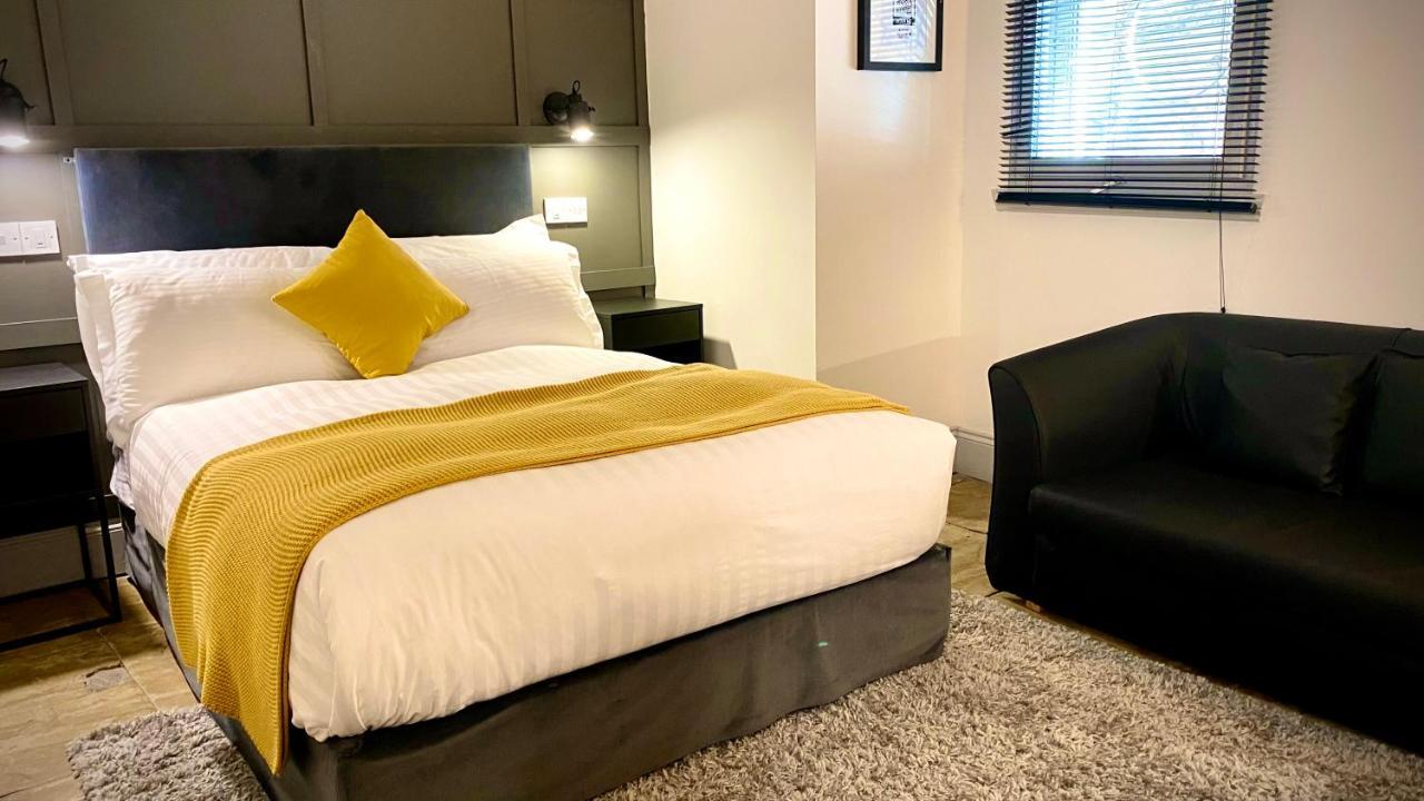 Siberia Bar & Hotel Абърдийн Екстериор снимка