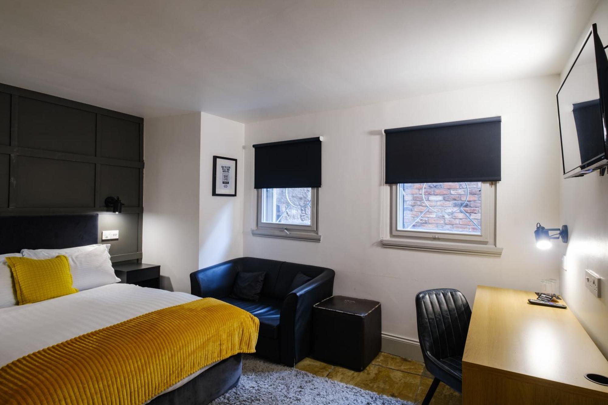 Siberia Bar & Hotel Абърдийн Екстериор снимка